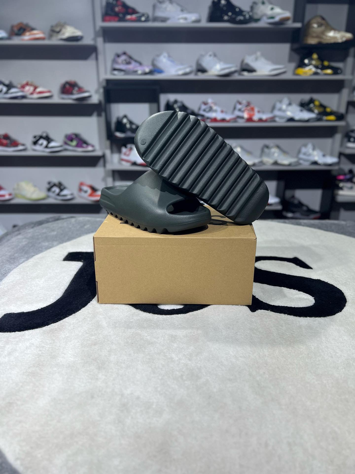 YEEZY SLIDE ONYX