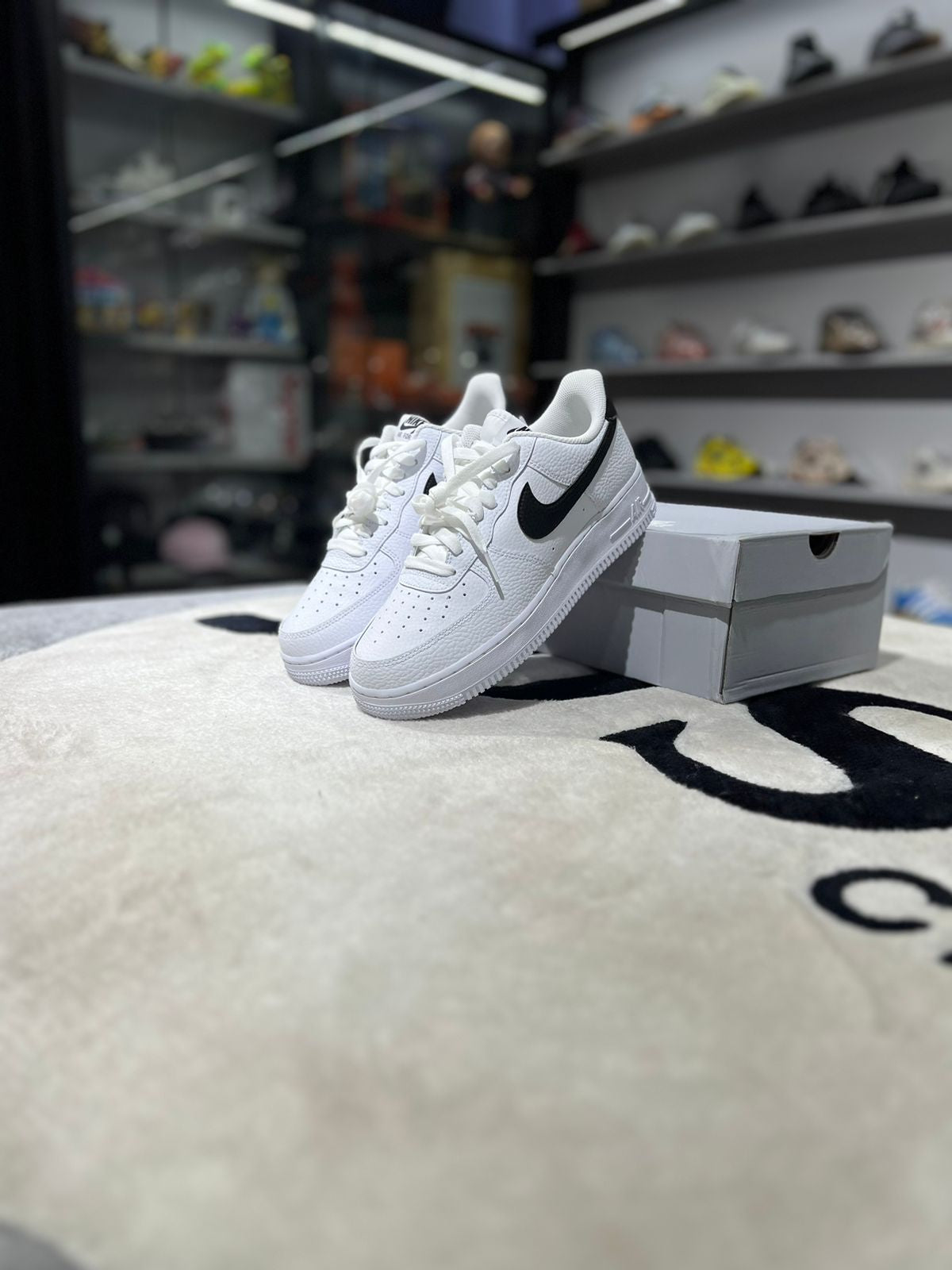 AIR FORCE 1 LOW "07 WHITE BLACK PEBBLED LEATHER