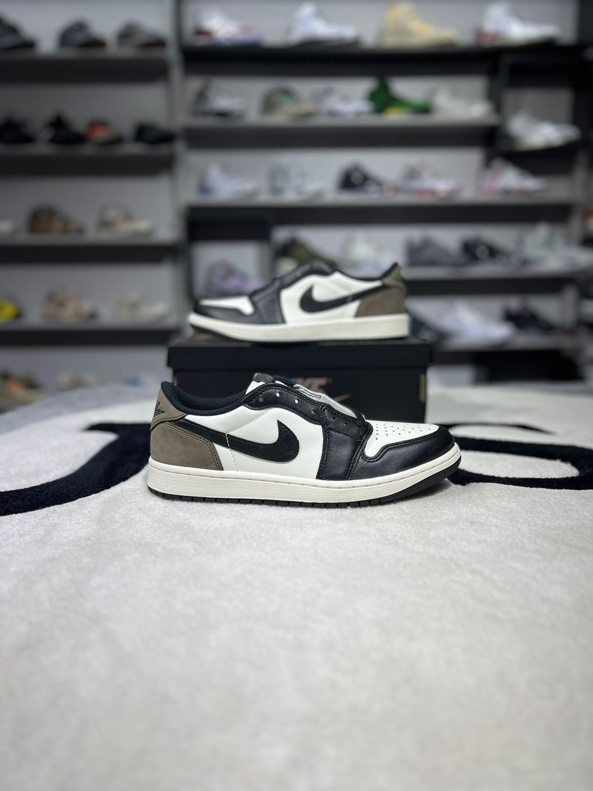 JORDAN 1 RETRO LOW OG MOCHA