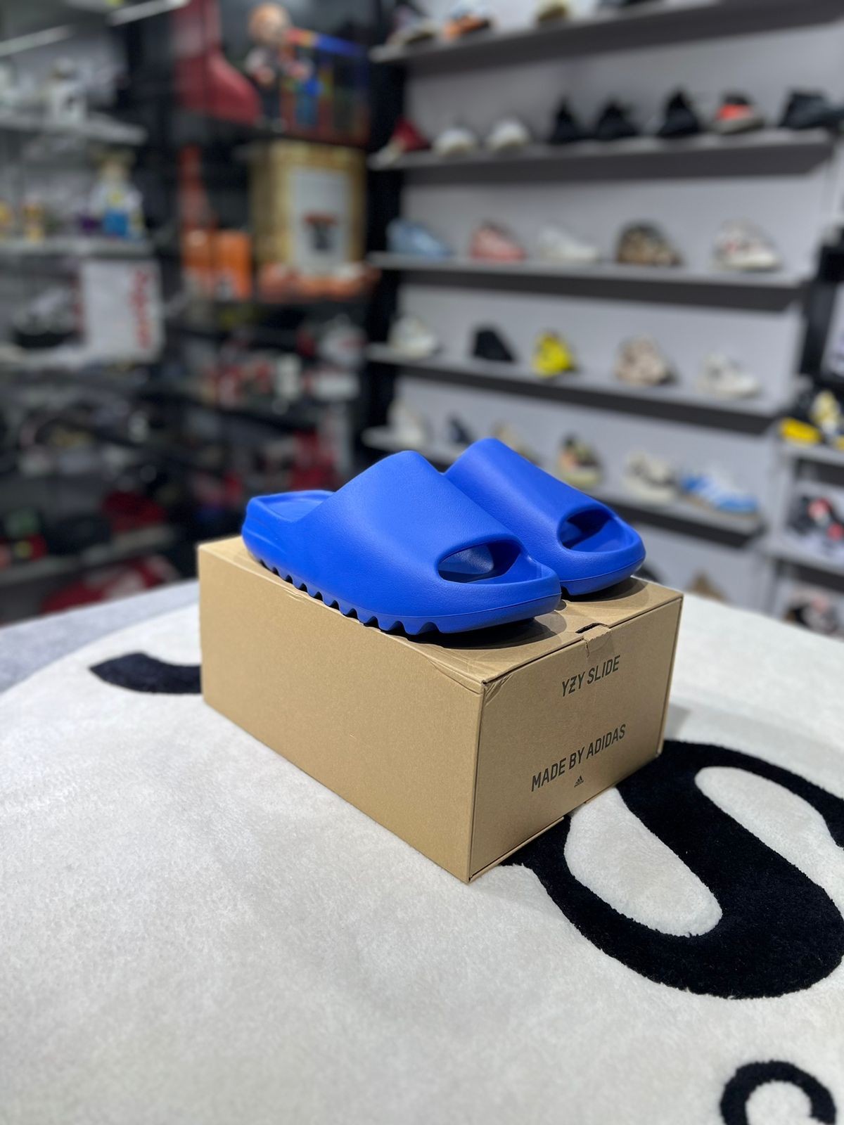 YEEZY SLIDE AZURE