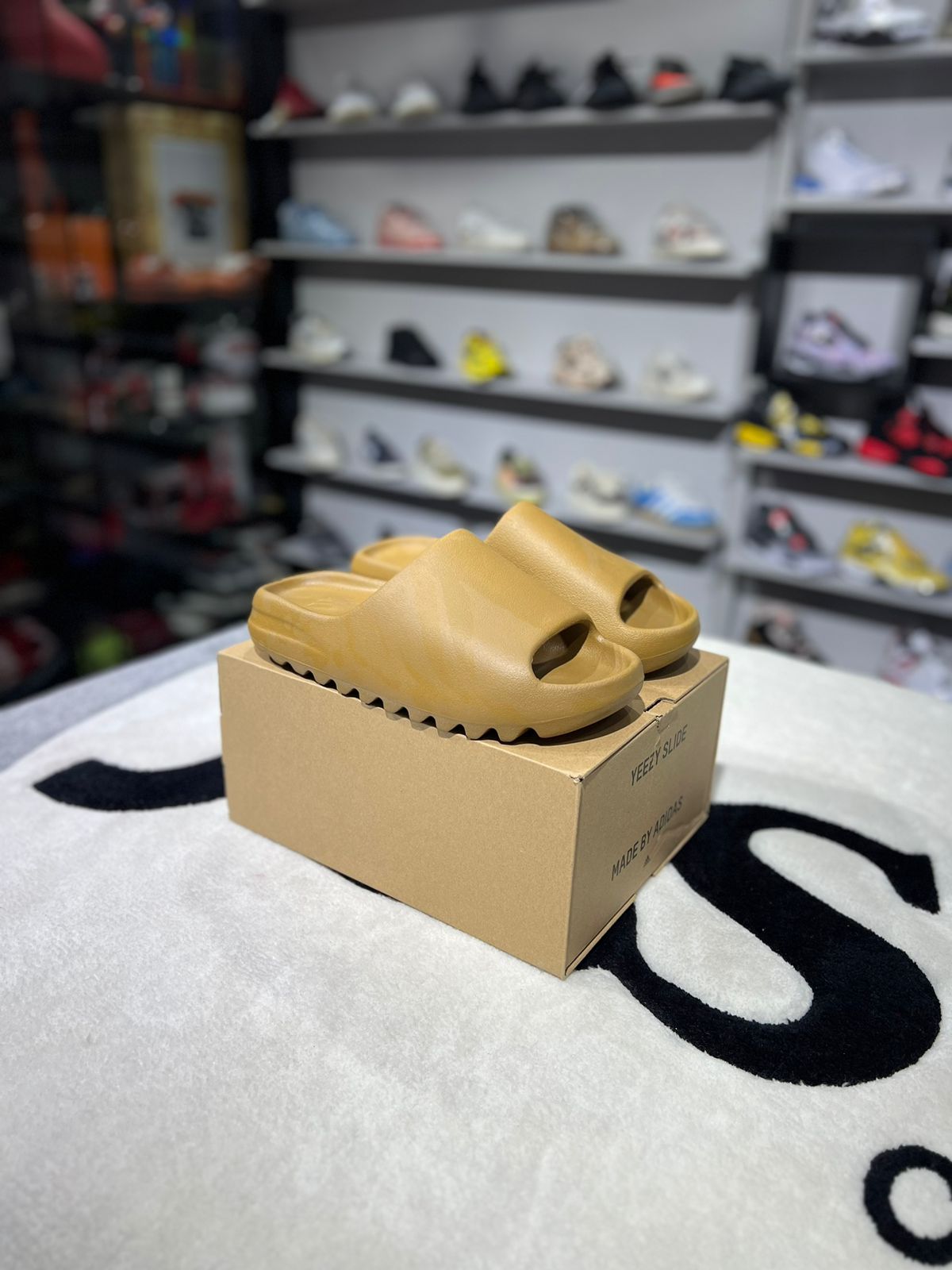 YEEZY SLIDE OCHRE