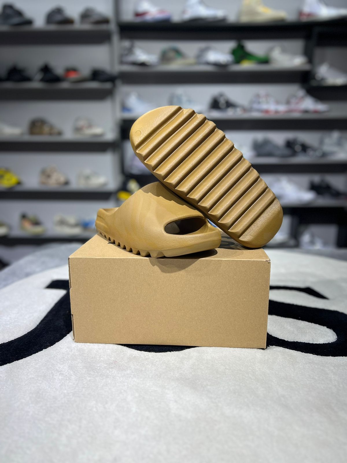 YEEZY SLIDE OCHRE