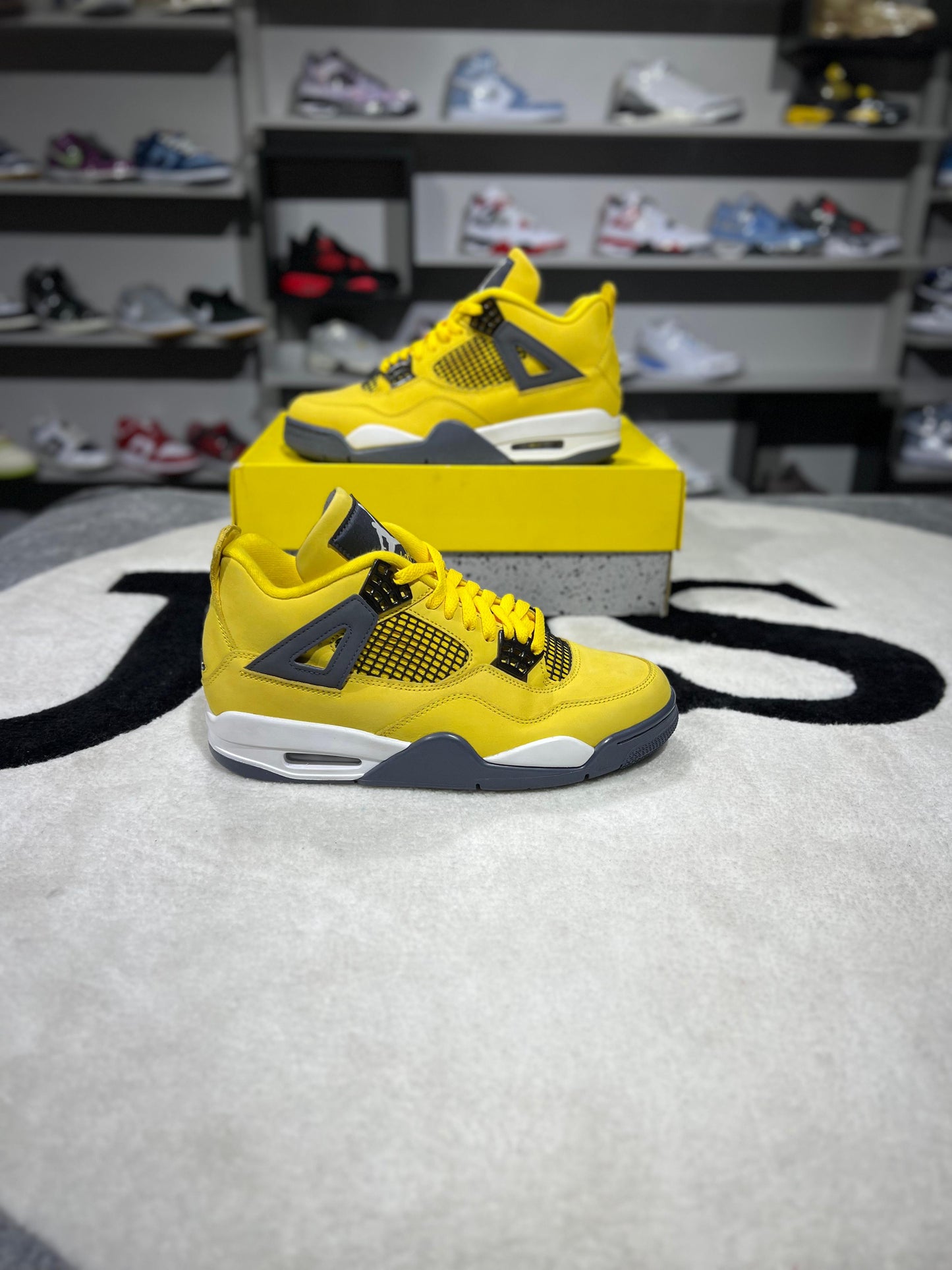 JORDAN RETRO 4 LIGHTNING (2021)