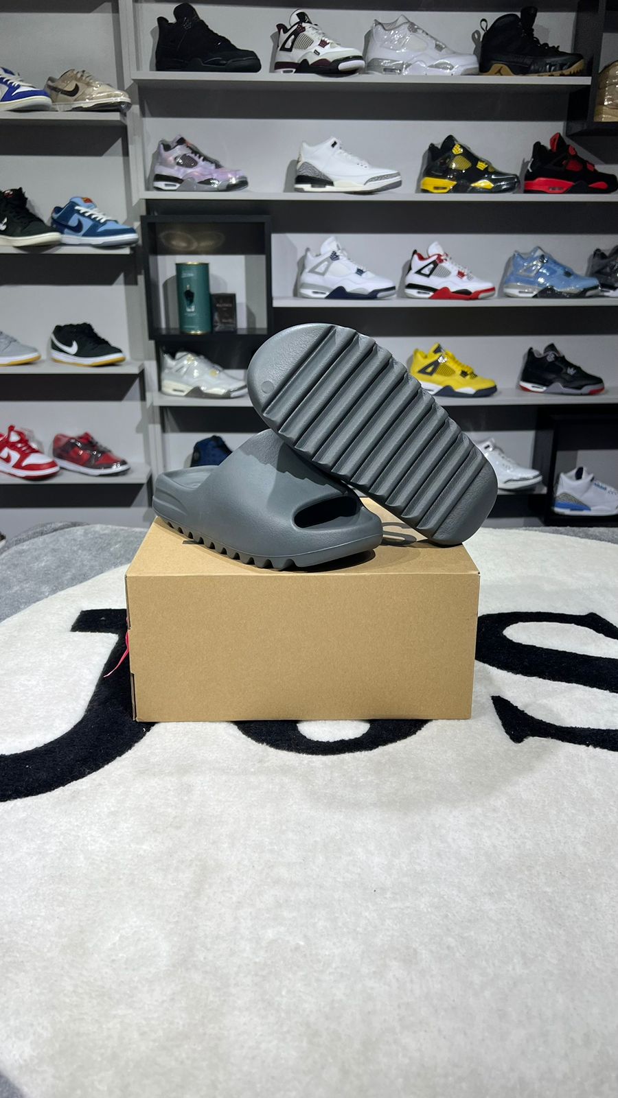 YEEZY SLIDE SLATE GREY
