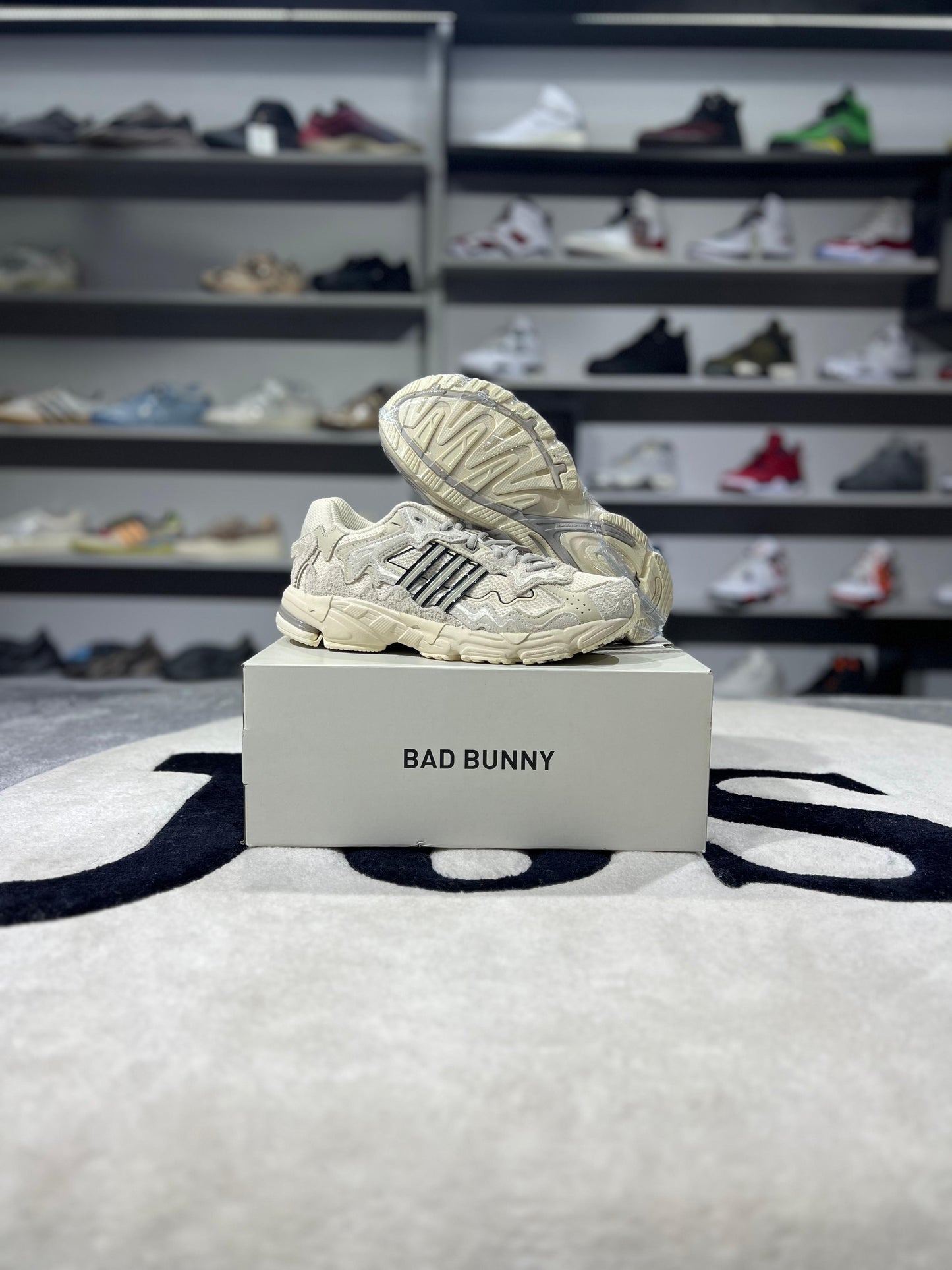 RESPONCE CL BAD BUNNY WONDER WHITE