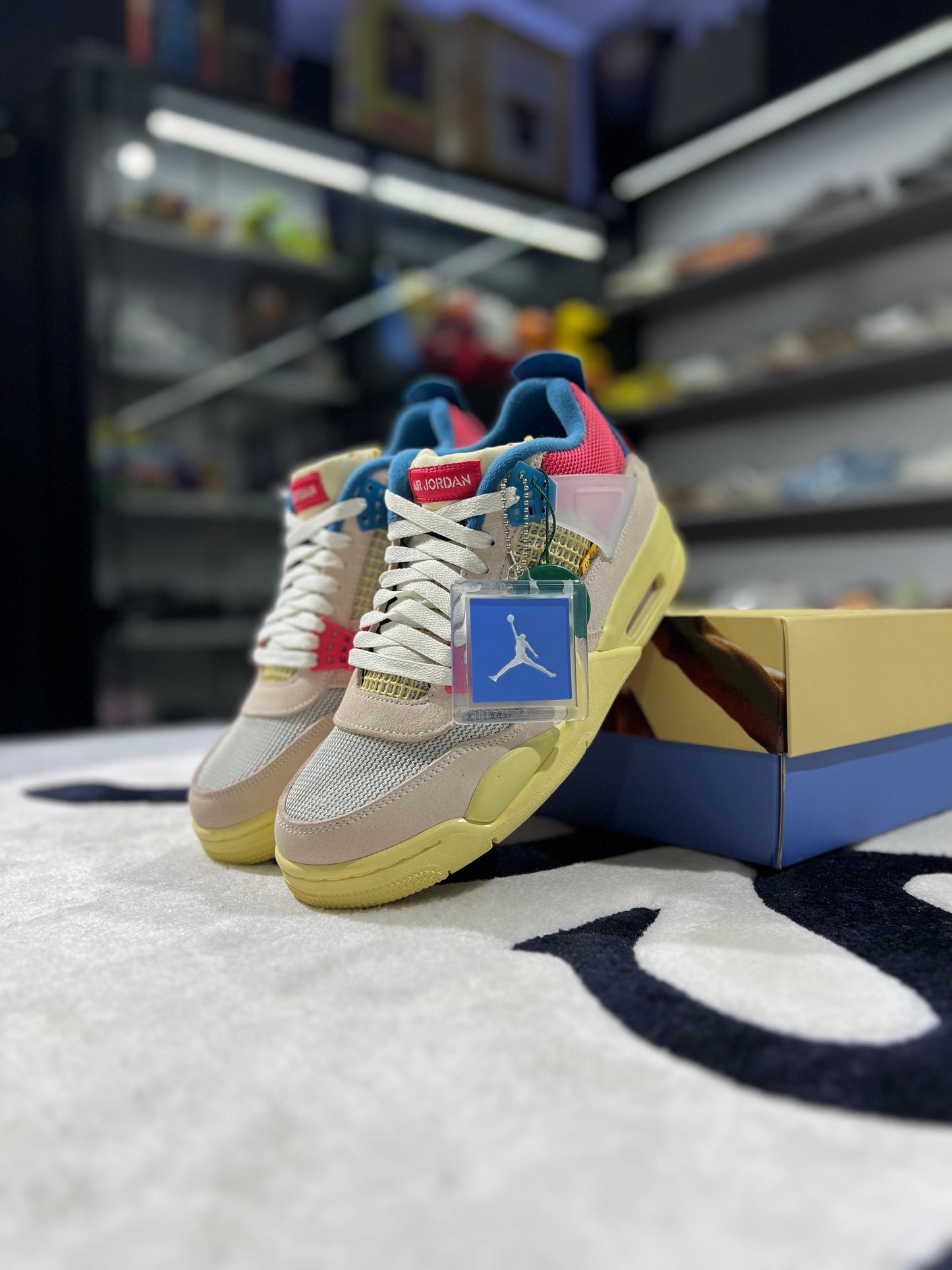 Jordan 4 Retro Union Guava Ice