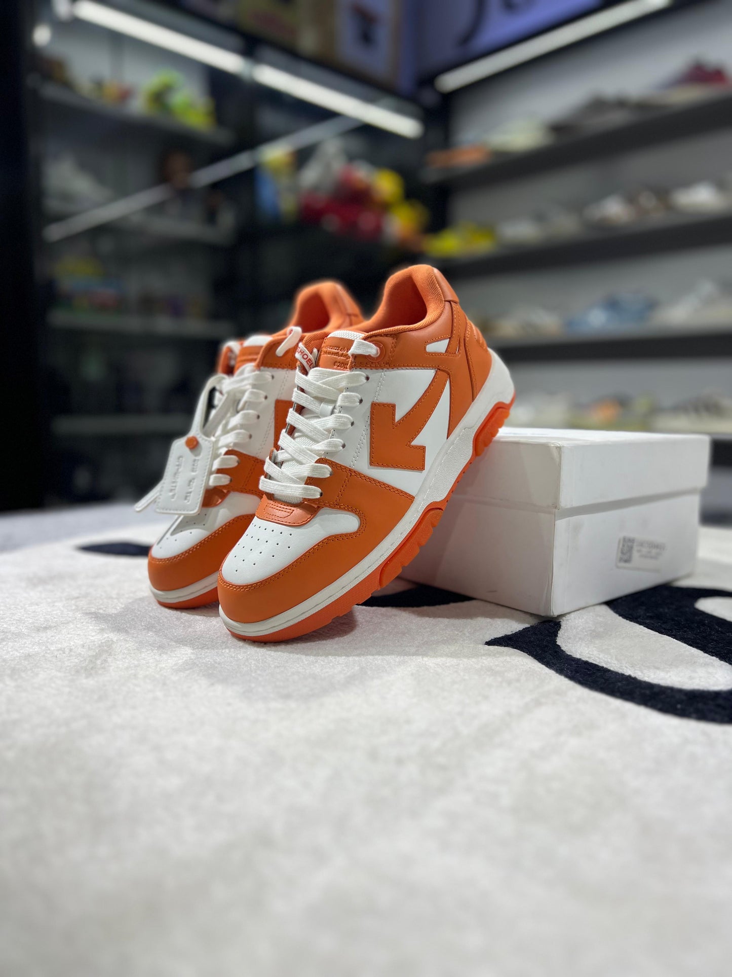 OFF-WHITE Out Of Office OOO Low Tops White Orange
