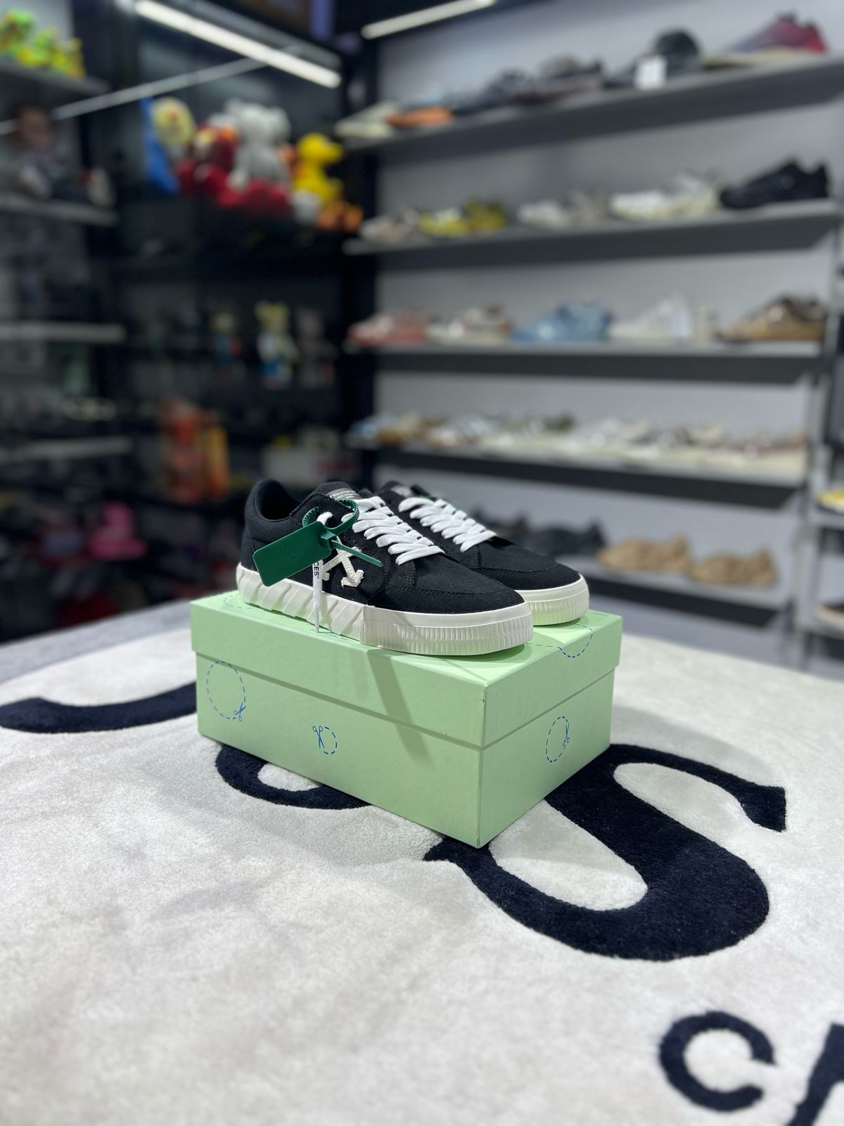 OFF-WHITE Vulc Low Black White White