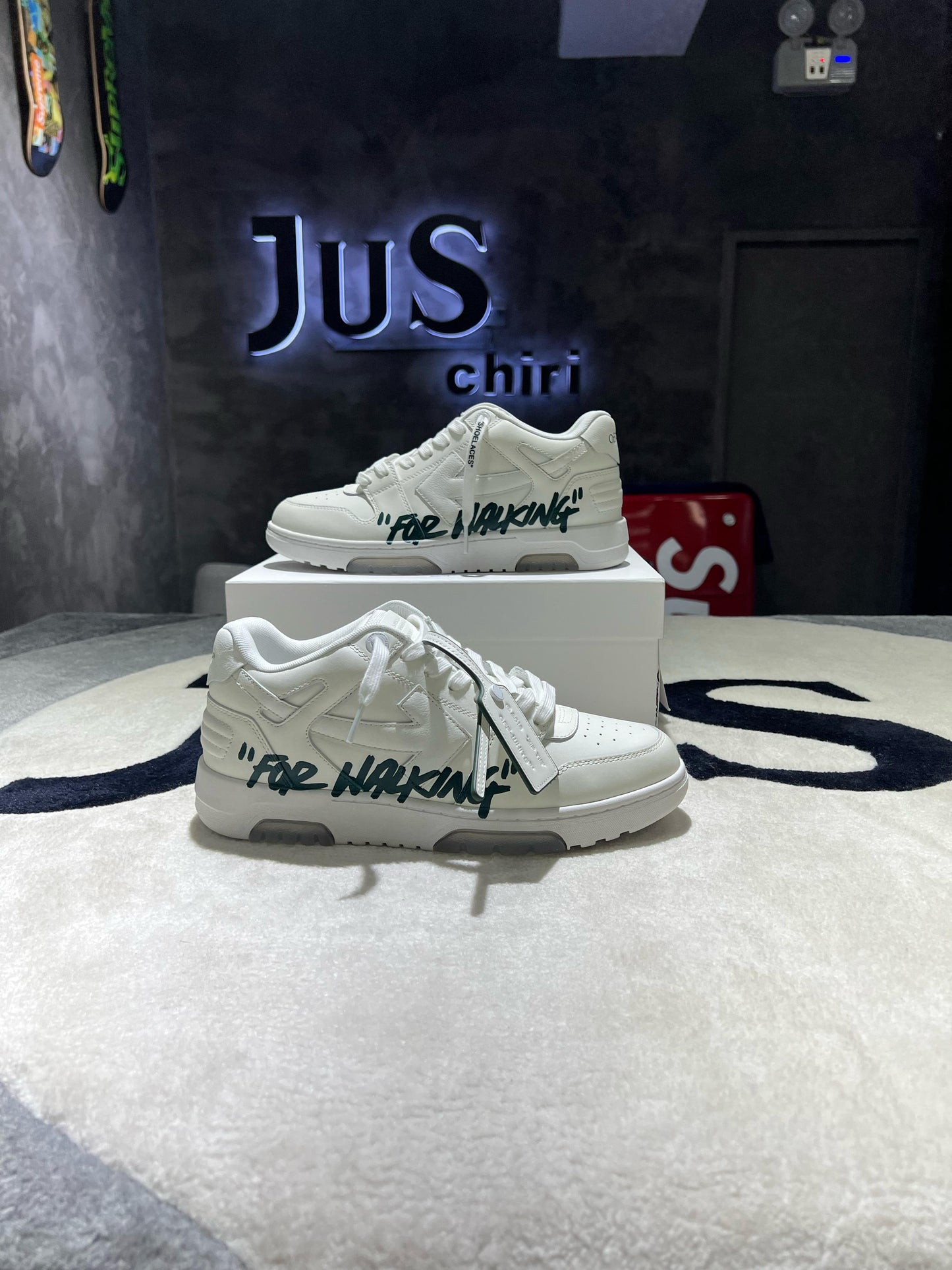 OFF-WHITE OUT OF OFFICE FOR WALKING