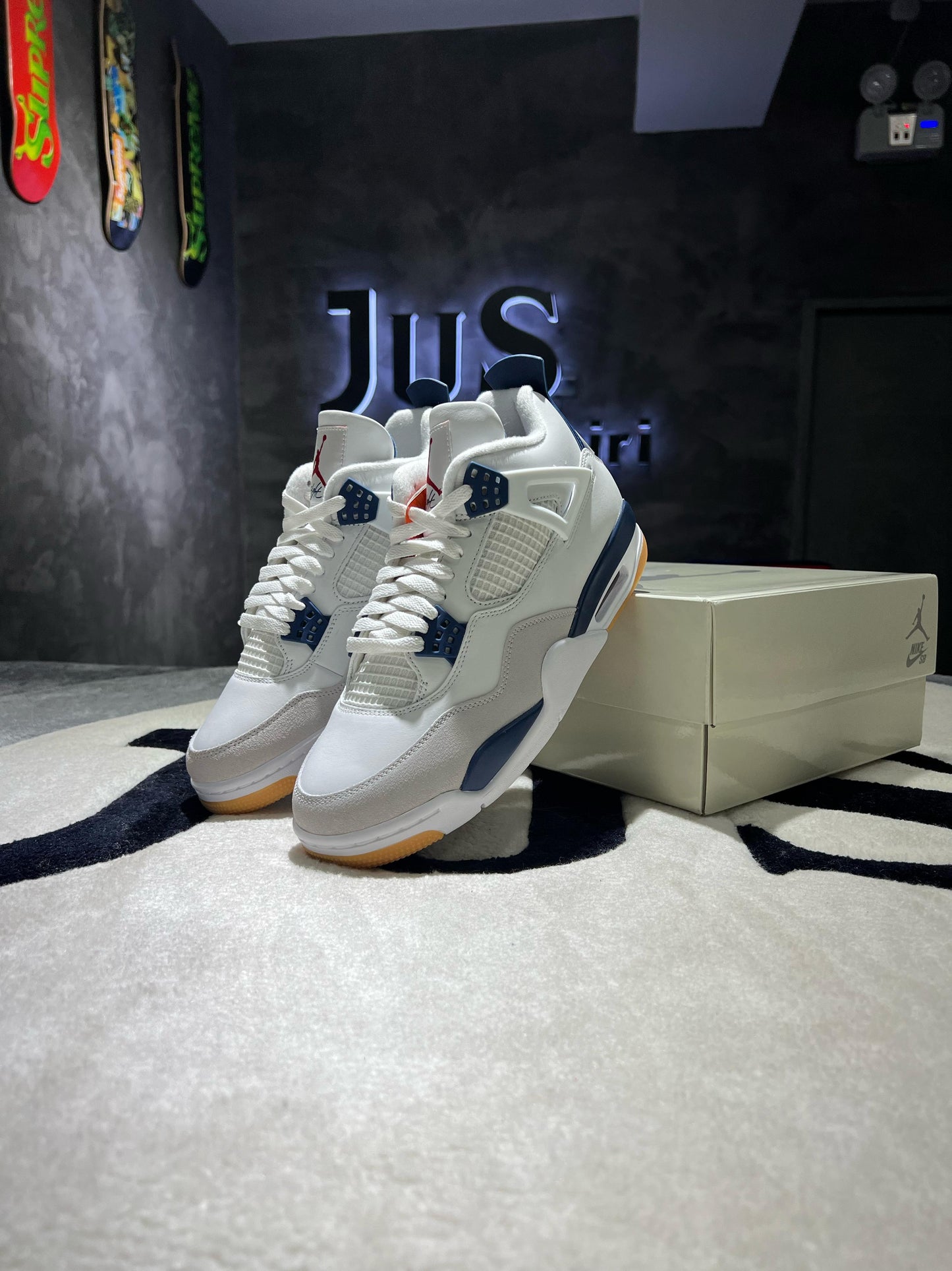 JORDAN RETRO 4 SB NAVY