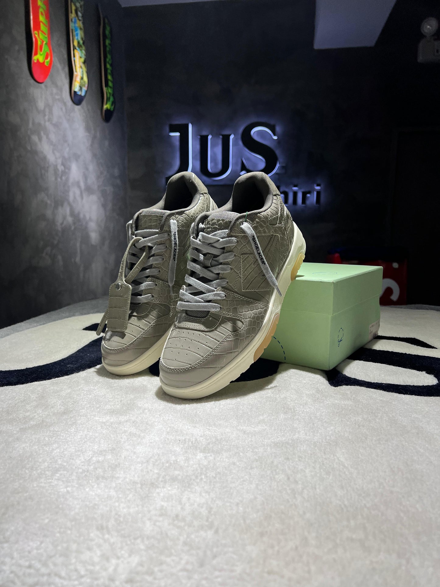 OFF-WHITE Out Of Office OOO Low Tops Sand Croc