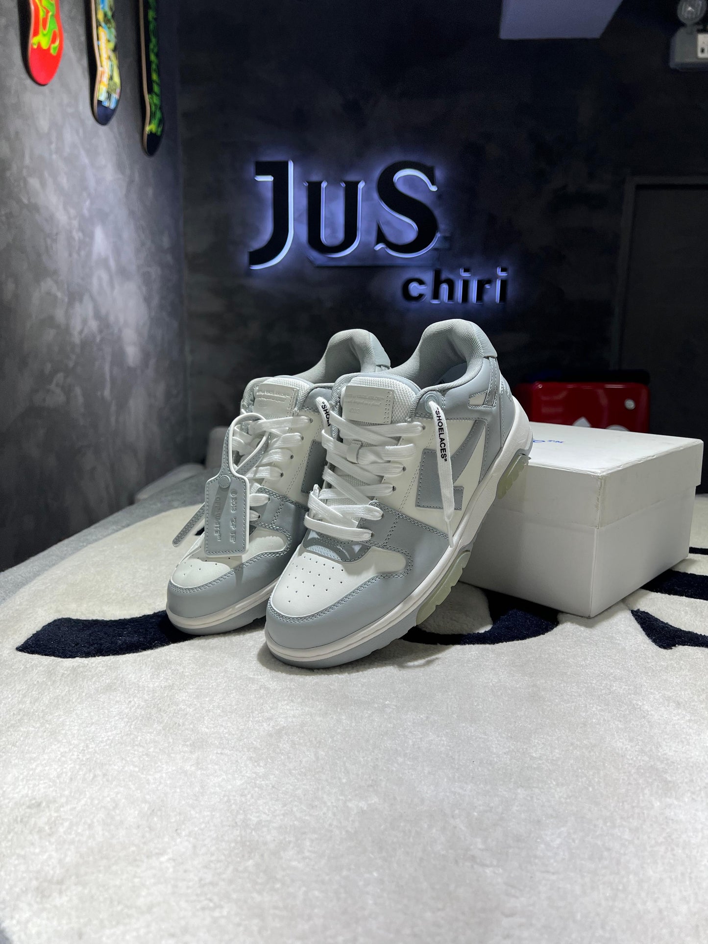 OFF-WHITE Out Of Office OOO Low Tops Grey White (2022)