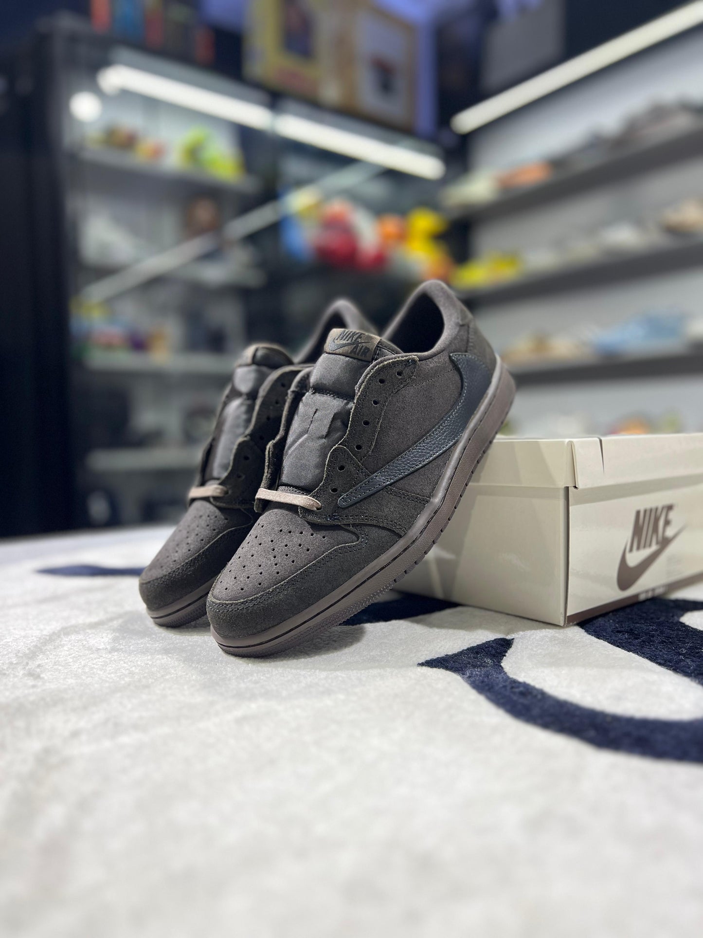 Jordan 1 Retro Low OG SP Travis Scott Velvet Brown
