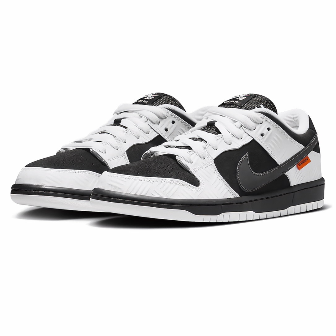 Nike Dunk Low SB x Tightbooth White/Black