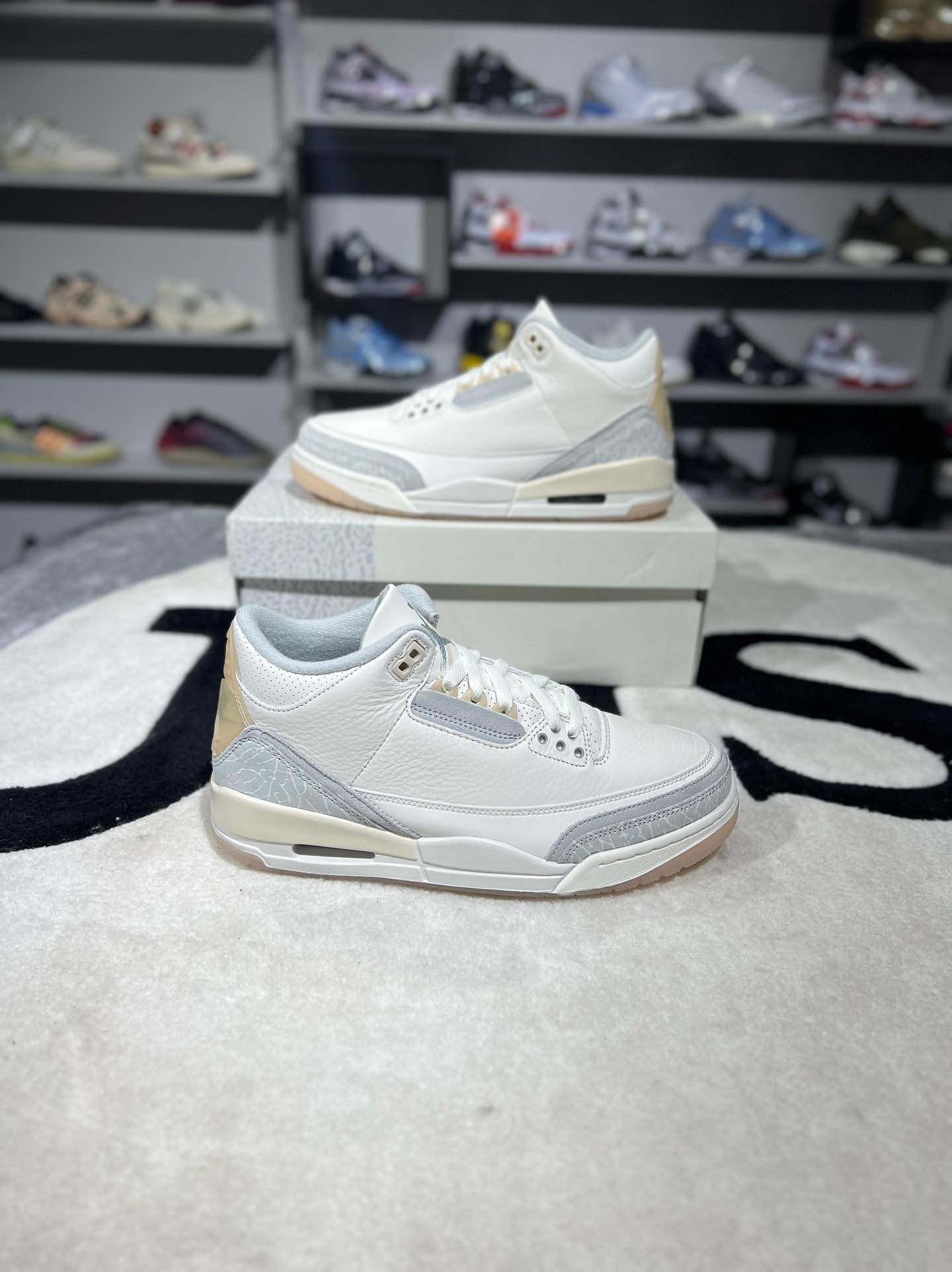 JORDAN RETRO 3 IVORY