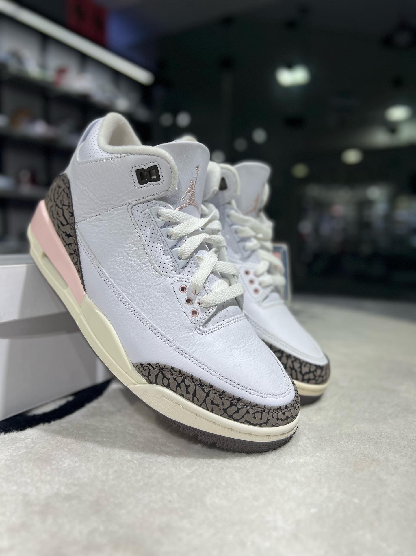 JORDAN RETRO 3 NEAOPOLITAN