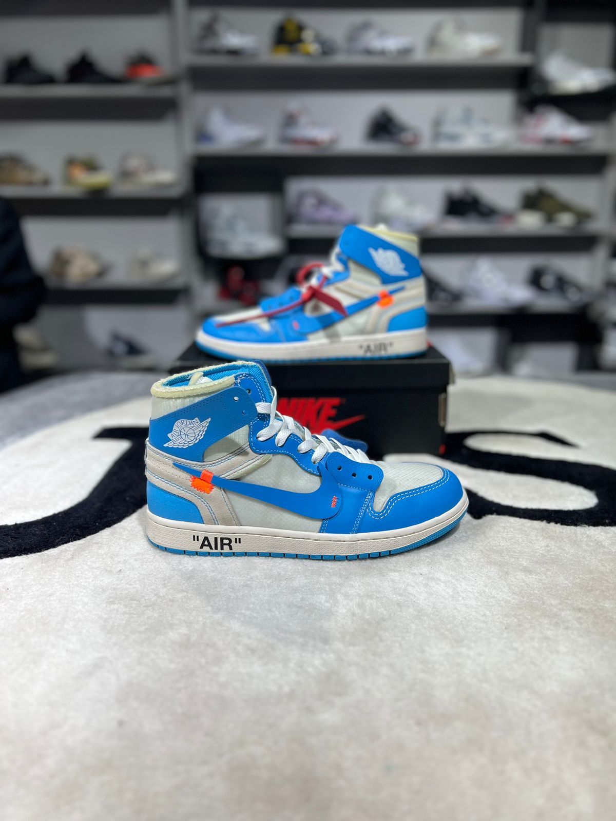 JORDAN RETRO 1 HIGH OFF-WHITE UNIVERSITY BLUE