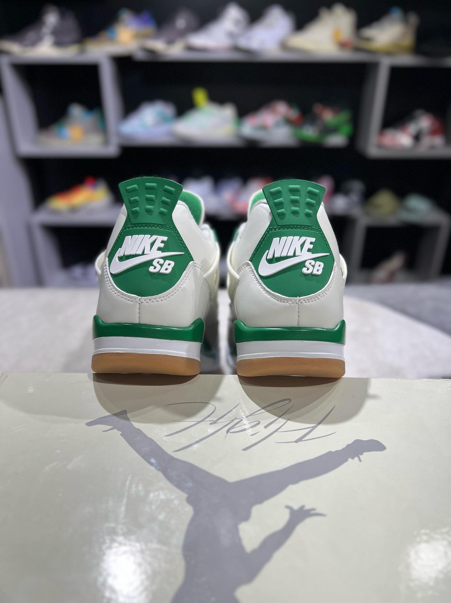 JORDAN RETRO 4 SB PINE GREEN