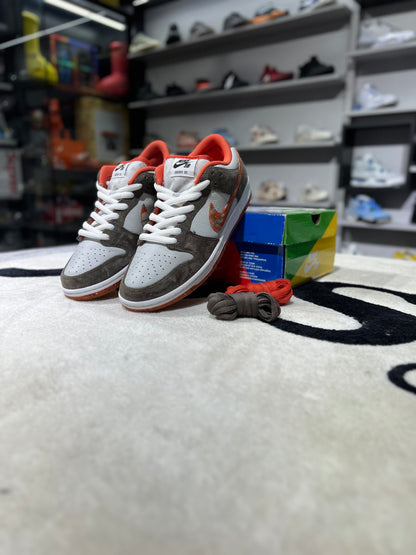 SB DUNK LOW CRUSHED