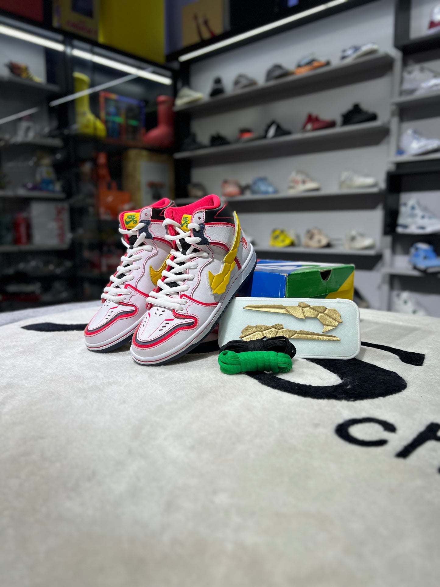 SB DUNK HIGH RX-0 UNICORN GUNDAM