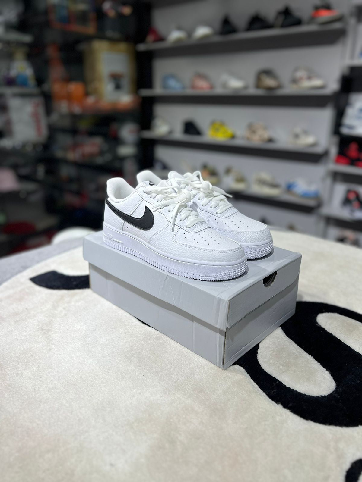 AIR FORCE 1 LOW "07  WHITE BLACK PEBBLED LEATHER