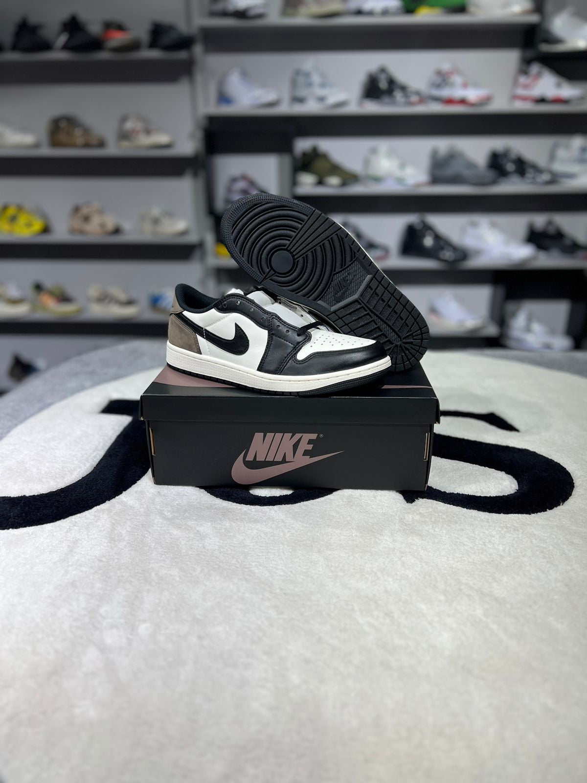 JORDAN  1 RETRO LOW OG MOCHA