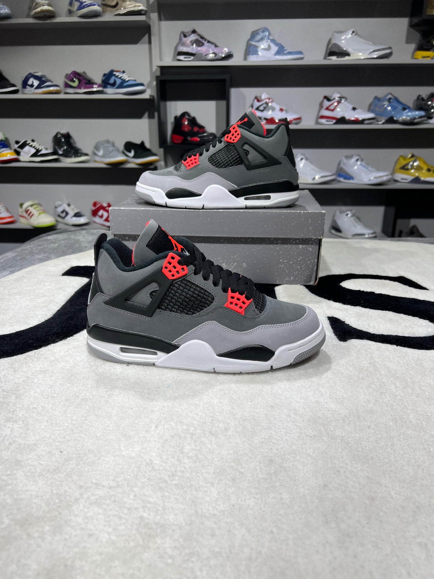 JORDAN RETRO 4  INFRARED