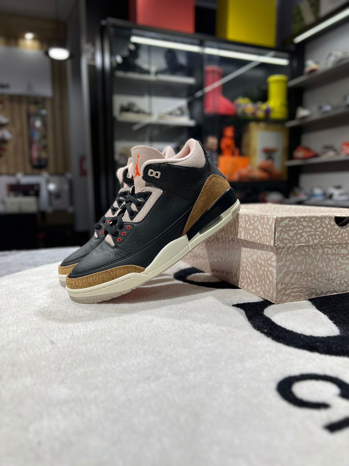 JORDAN RETRO 3 DESERT ELEPHANT