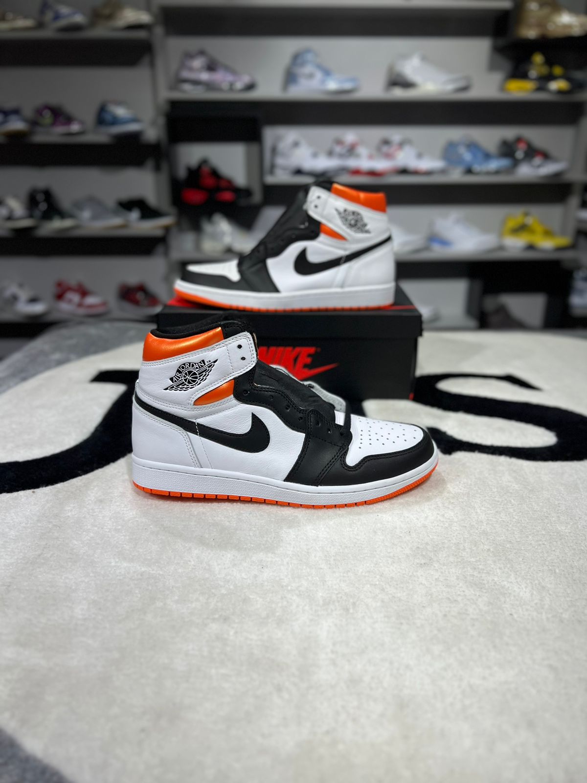 JORDAN RETRO 1 HIGH ELECTRO ORANGE