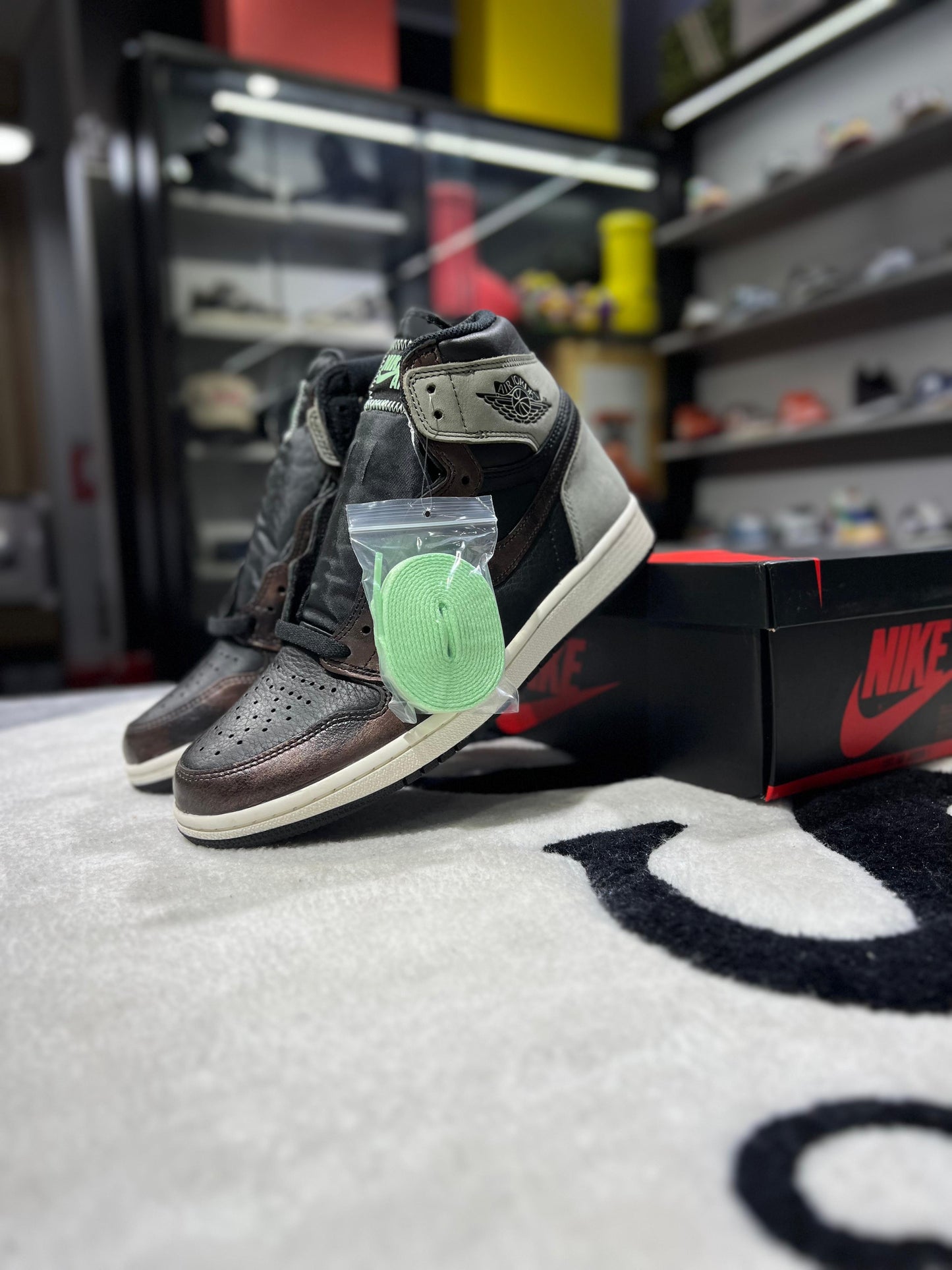 JORDAN RETRO 1 HIGH PATINA