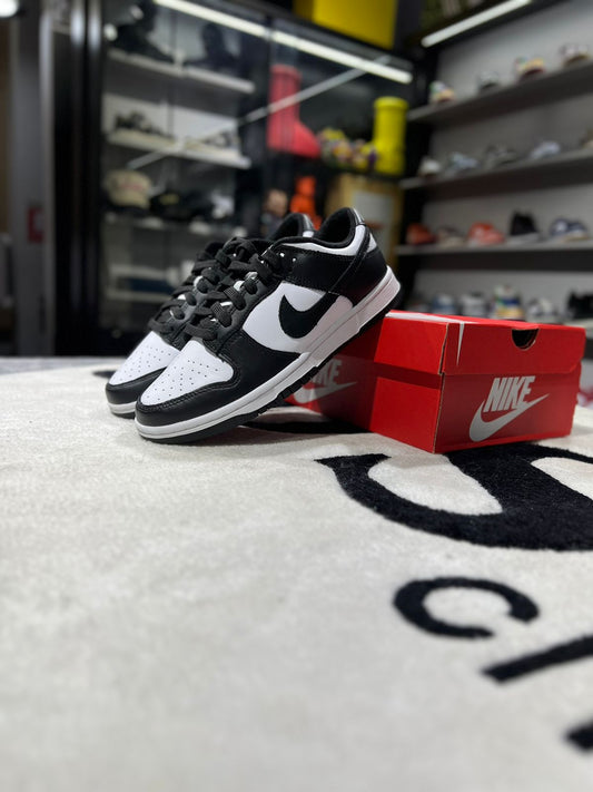 Nike Dunk Low Panda