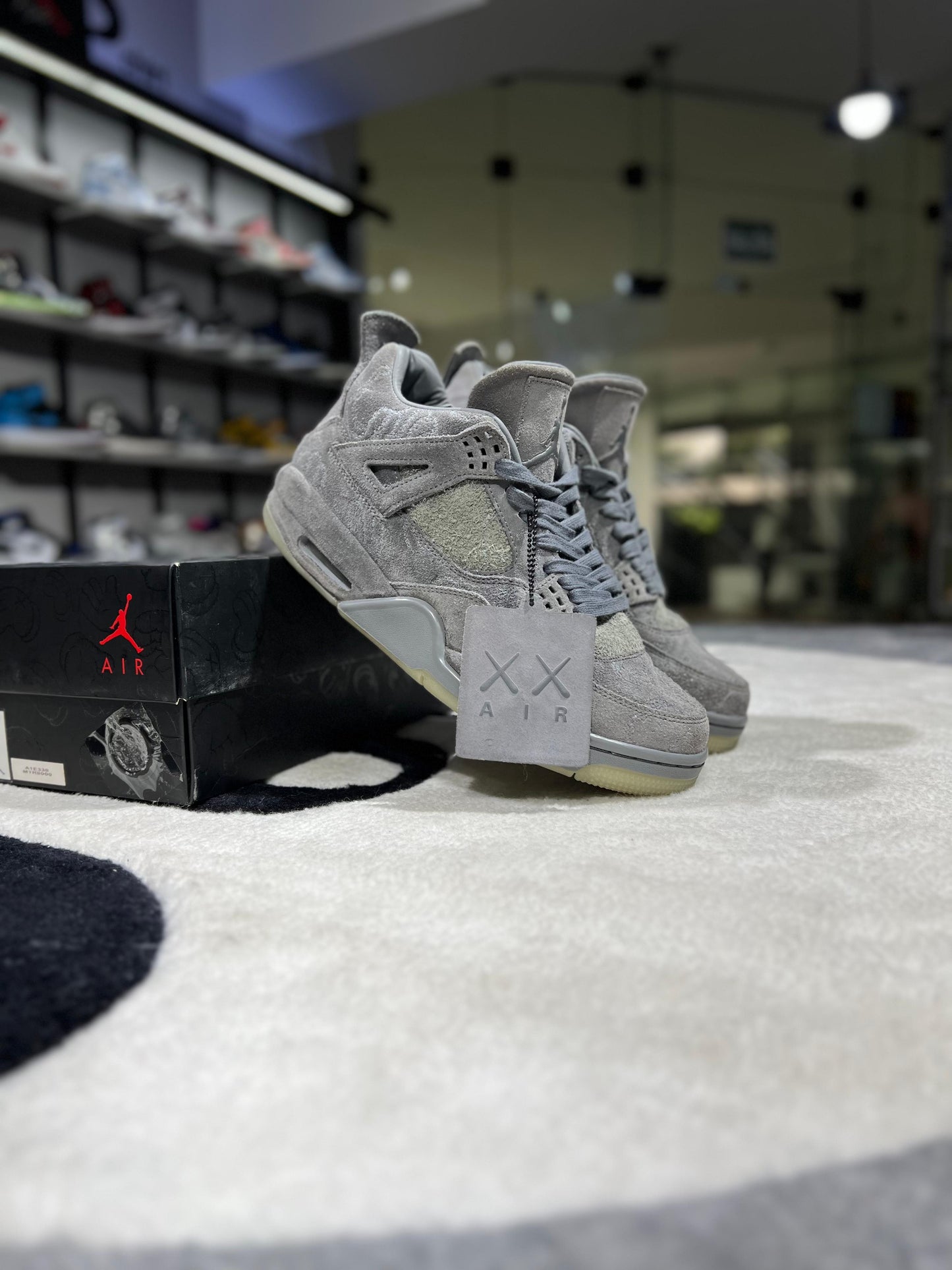 JORDAN RETRO 4 KAWS