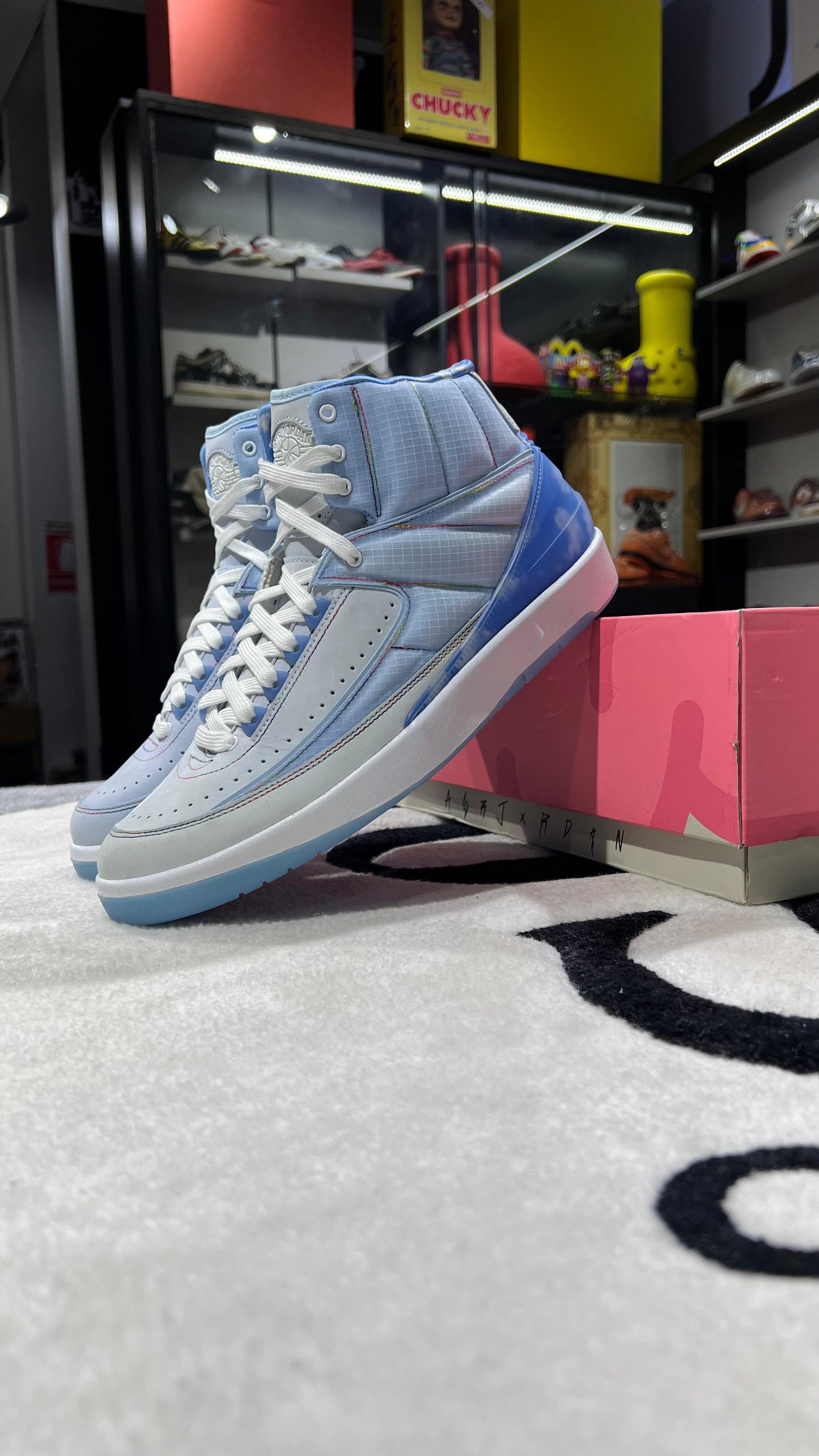 JORDAN RETRO 2 J BALVIN