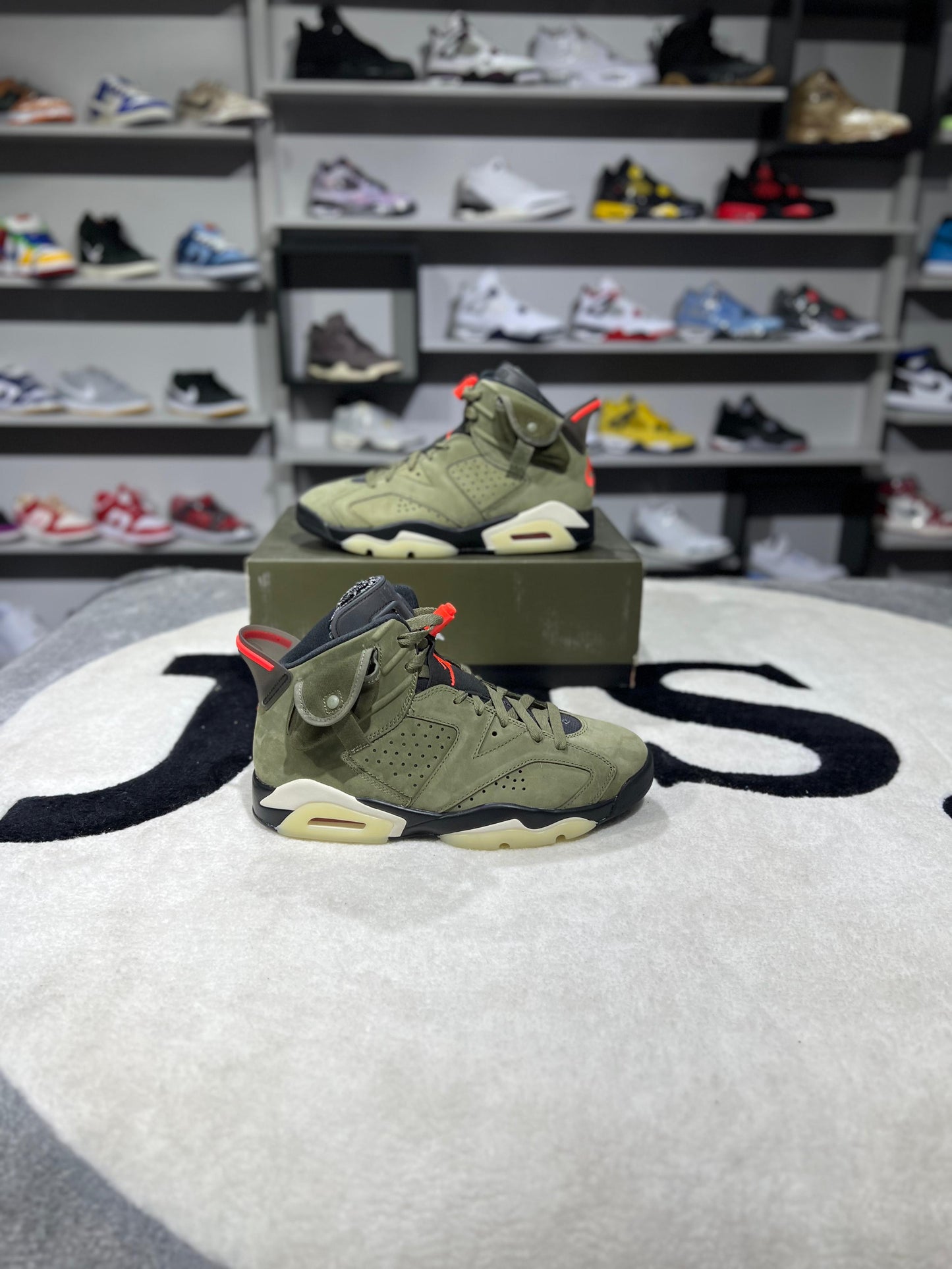 JORDAN RETRO 6 TRAVIS SCOTT