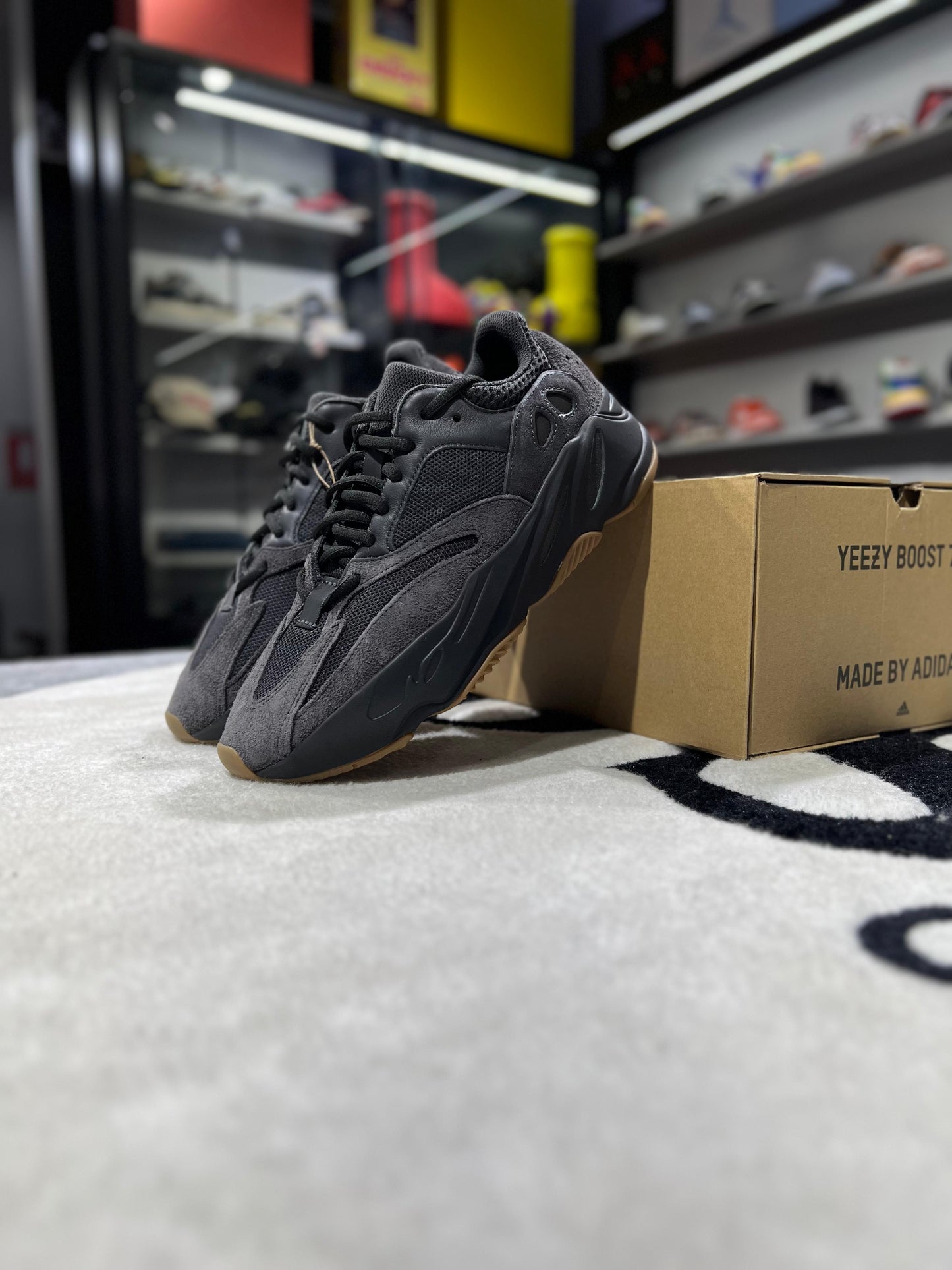 YEEZY BOOST 700 UTILITY BLACK