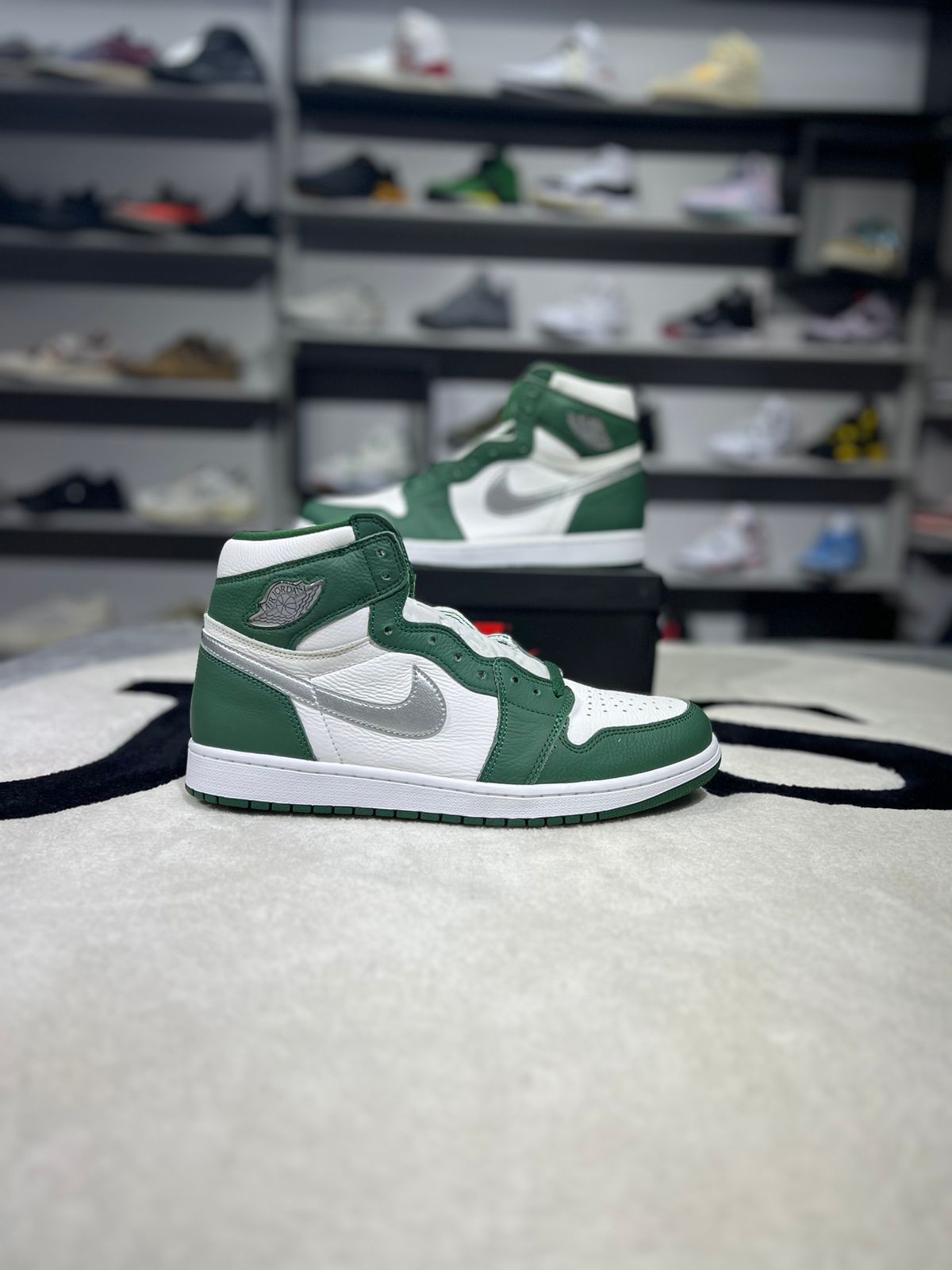 Jordan 1 Retro High OG Gorge Green