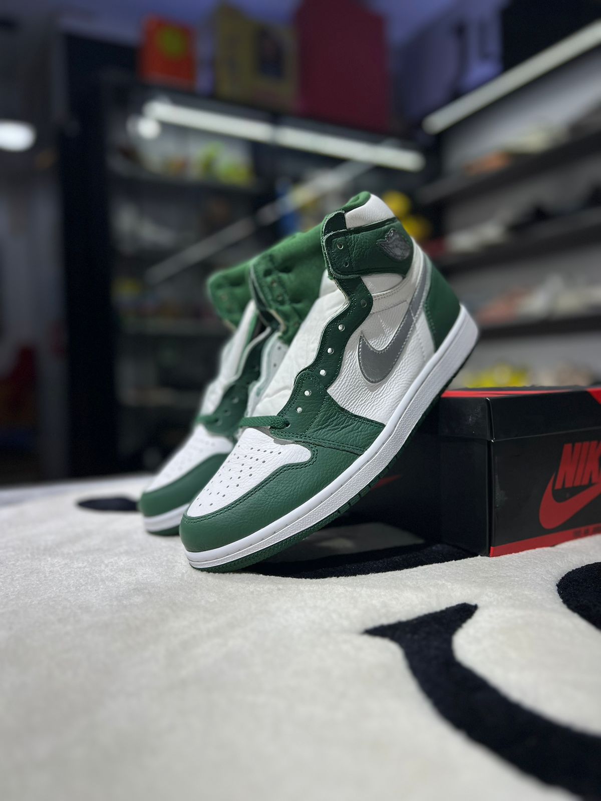 Jordan 1 Retro High OG Gorge Green