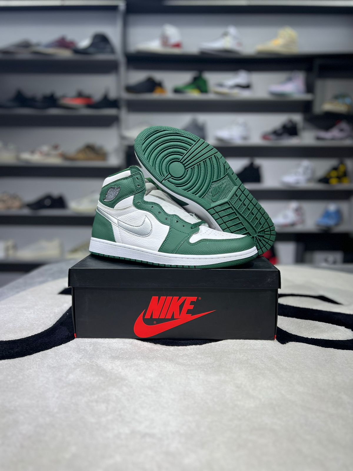 Jordan 1 Retro High OG Gorge Green