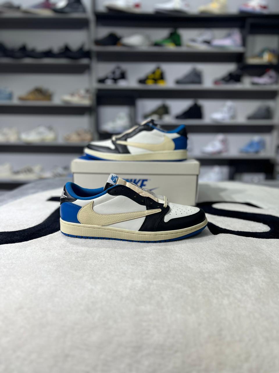 Jordan 1 Retro Low OG SP Fragment x Travis Scott