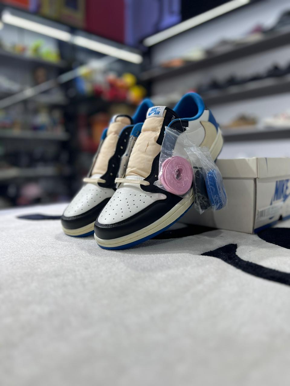 Jordan 1 Retro Low OG SP Fragment x Travis Scott