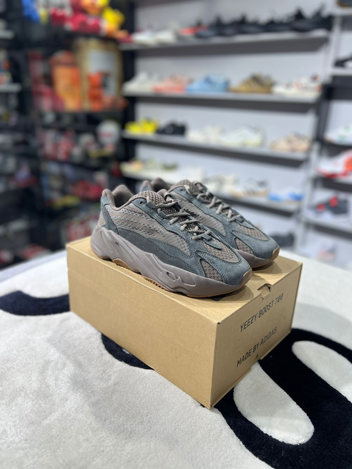 adidas Yeezy Boost 700 V2  Mauve