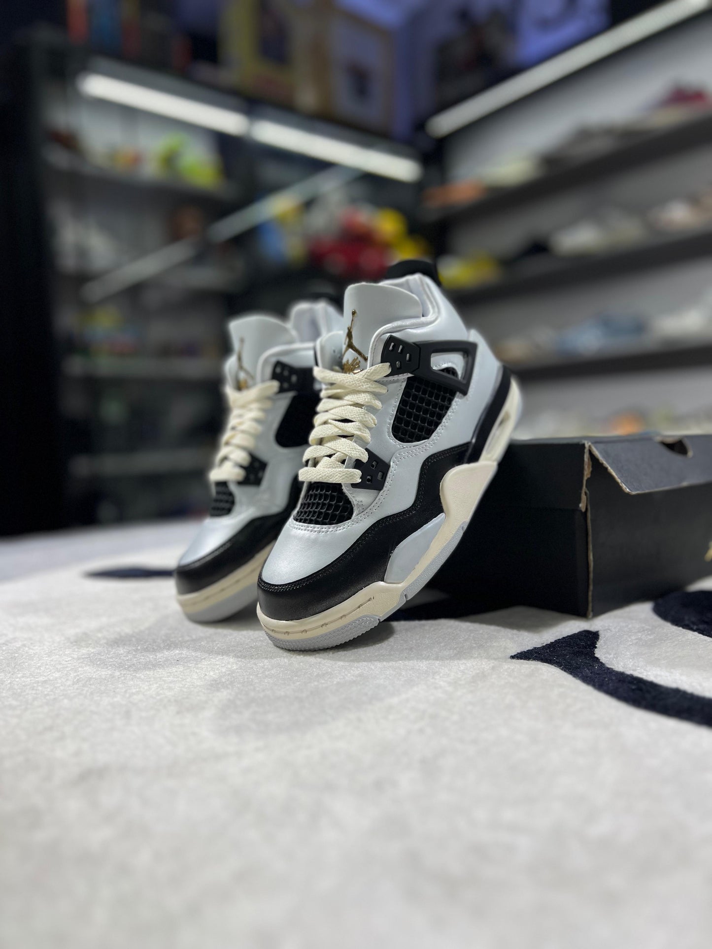 Jordan 4 Retro Platinum Gold (GS)