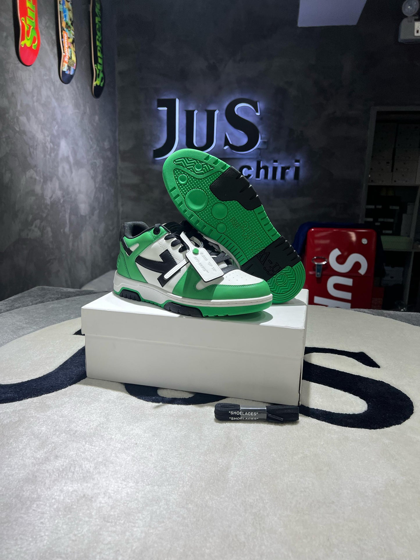OFF-WHITE OUT OF OFFICE GREEN / BLACK