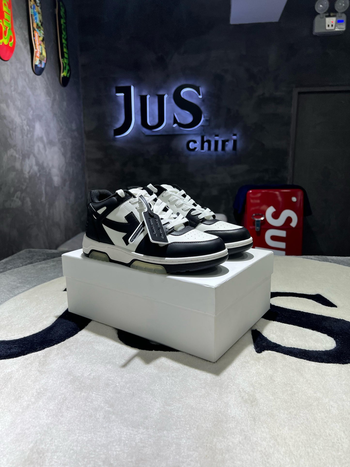 OFF-WHITE OUT OFF OFFICE PANDA