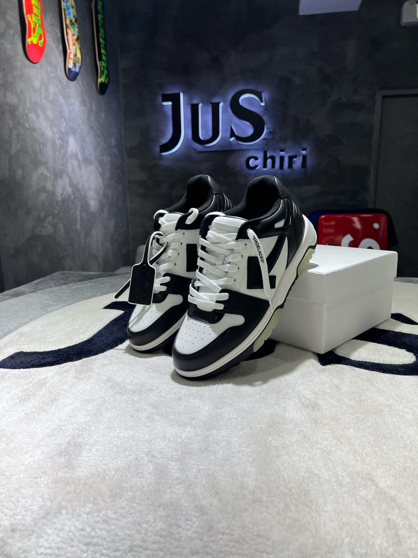 OFF-WHITE OUT OFF OFFICE PANDA
