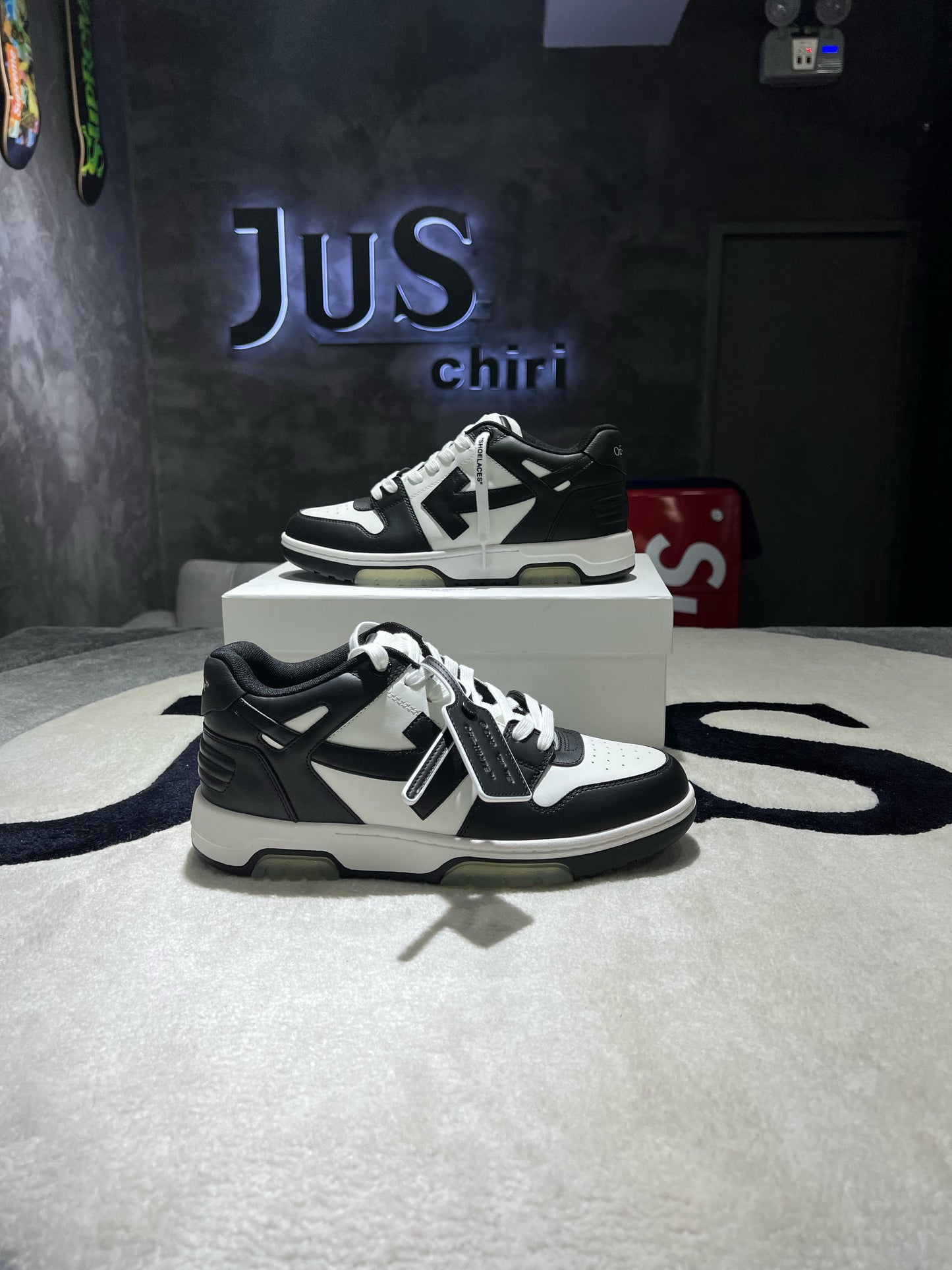 OFF-WHITE OUT OFF OFFICE PANDA