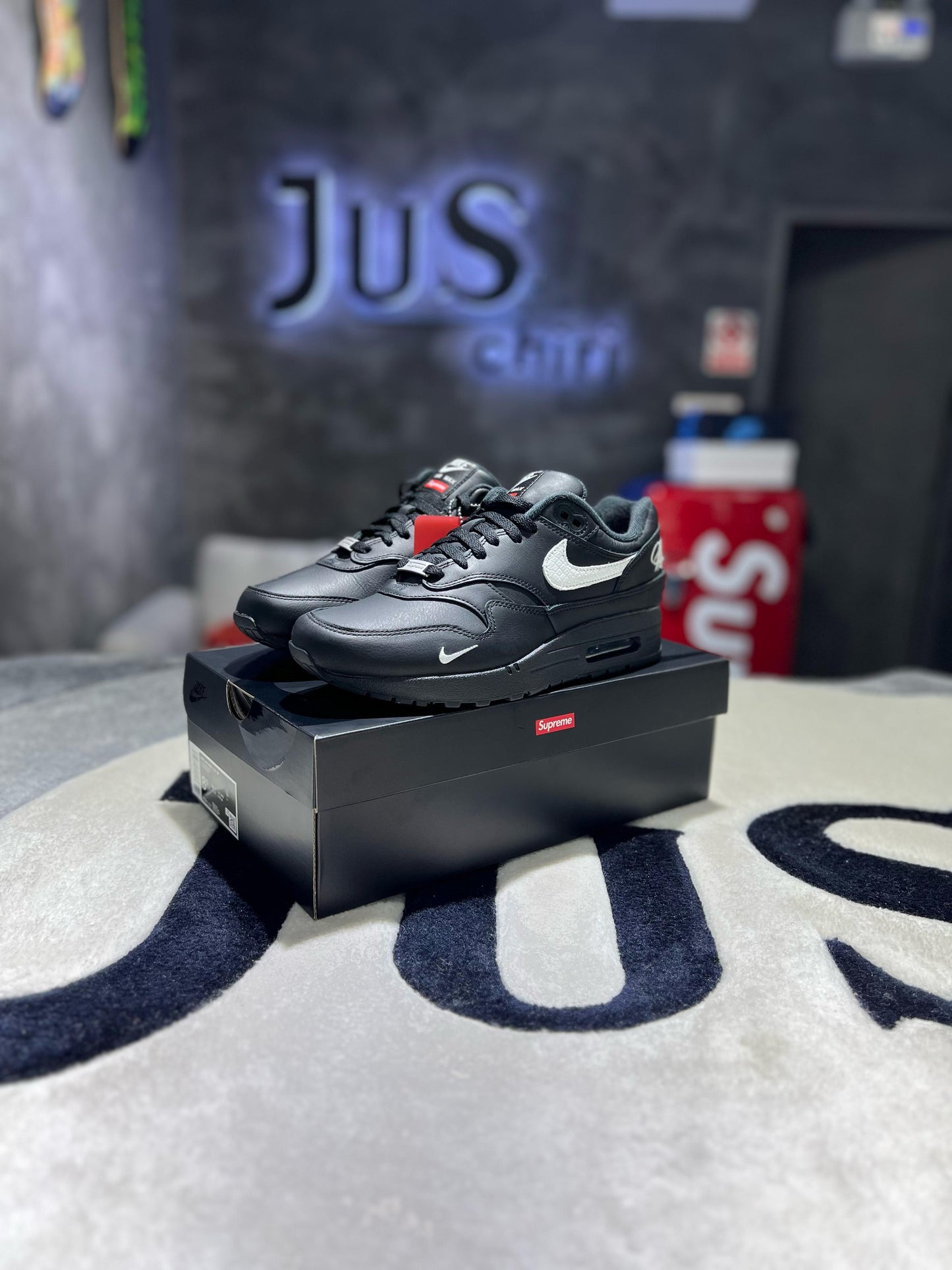 Nike Air Max 1 '87 SP Supreme Black White