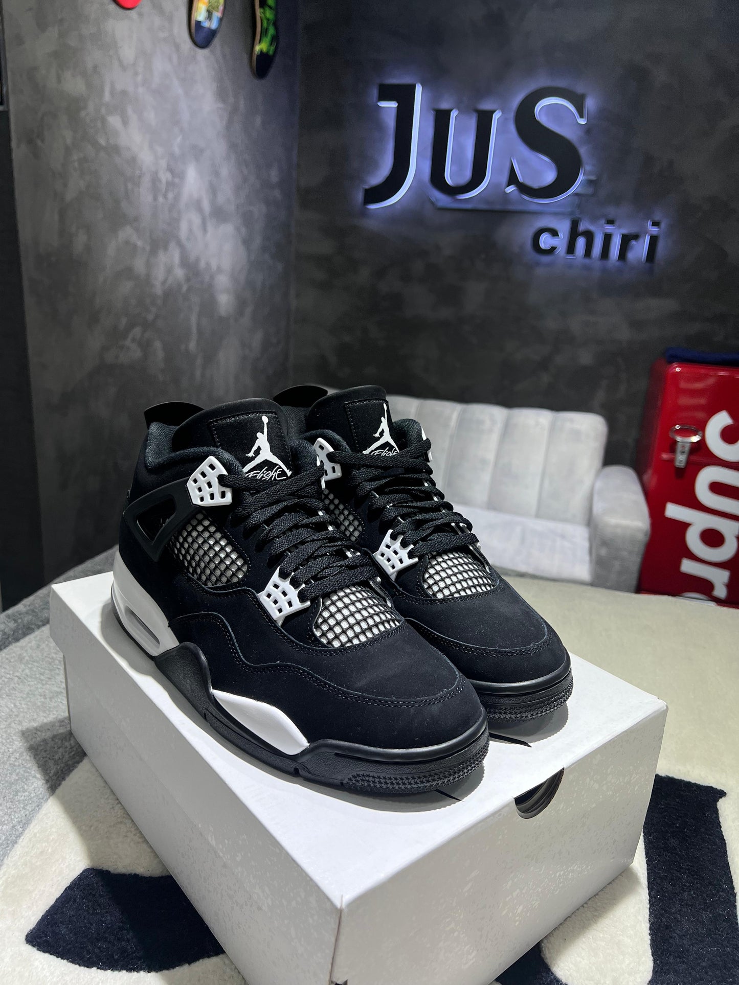 Jordan 4 Retro White Thunder