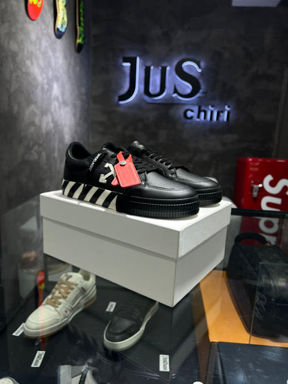 Off-White Low Vulc Black White