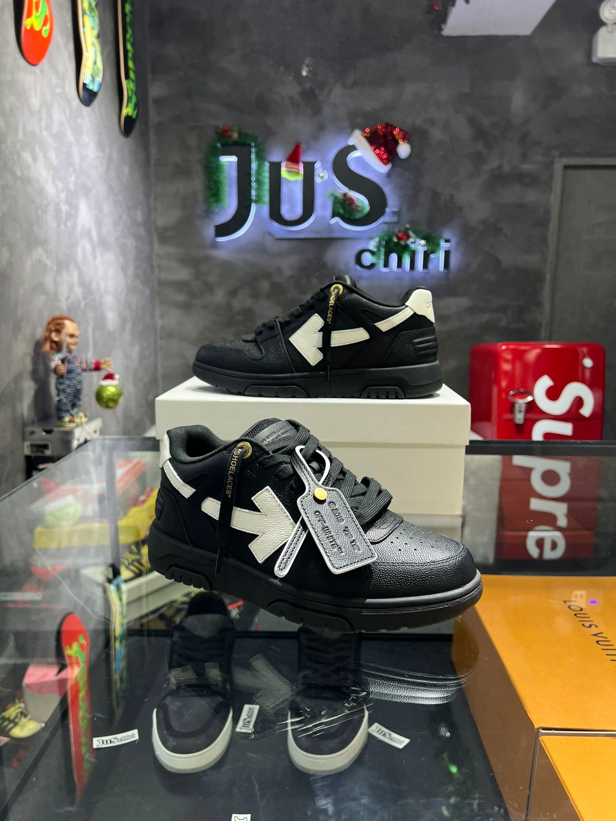 OFF-WHITE Out Of Office "OOO" Low Tops Black White Gold